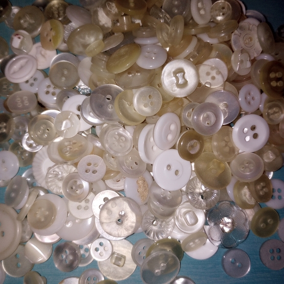 Designer Buttons - Picture 4 of 15